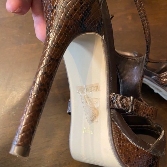 Snake skin stilettos. G2G - Picture 7 of 8